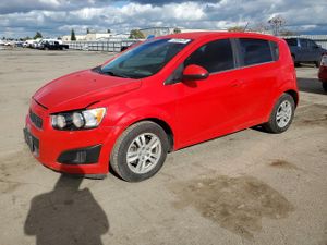 Chevrolet Aveo (Sonic) LT 1.8L 4 2015