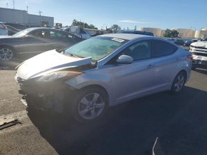 Hyundai Elantra GLS 1.8L 4 2013
