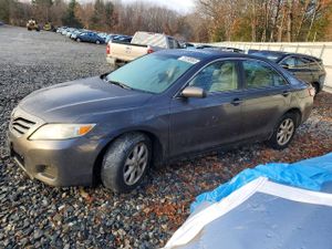 Toyota Camry BASE 2.5L 4 2011