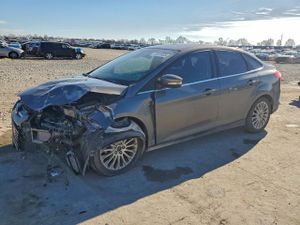 Ford Focus TITANIUM 2.0L 4 2012