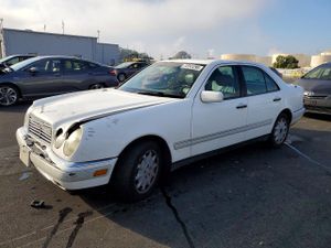 Mercedes-Benz E 320 3.2L 6 1996