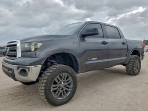 Toyota Tundra CREWMAX SR5 4.6L 8 2011