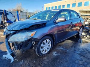 Toyota Corolla BASE 1.8L 4 2013