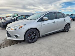 Ford Focus SE 2.0L 4 2013