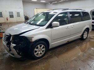 Chrysler Town & Country TOURING 3.8L 6 2010