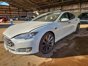 Tesla Model S 85D 2015