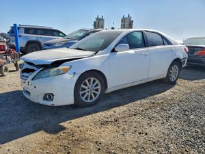 Toyota Camry BASE 2.5L 4 2011