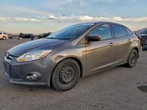 Ford Focus SE 2.0L 4 2012