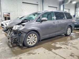 Toyota Sienna XLE 3.5L 6 2011