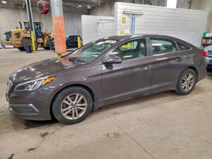 Hyundai Sonata SE 2.4L 4 2015