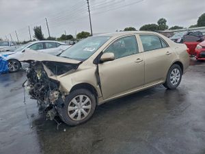 Toyota Corolla BASE 1.8L 4 2010