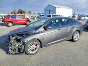 Ford Focus SE 2.0L 4 2015