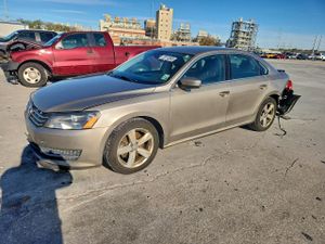 Volkswagen Passat SE 2 L 4 2015