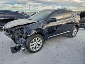 Nissan Rogue S 2.5L 4 2013
