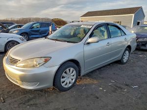 Toyota Camry LE 3.0L 6 2005