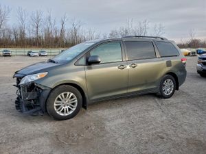 Toyota Sienna XLE 3.5L 6 2012