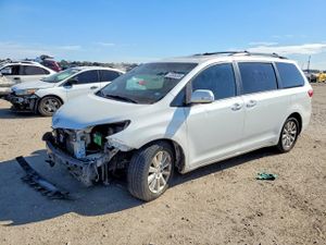 Toyota Sienna XLE 3.5L 6 2015