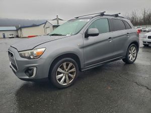 Mitsubishi Outlander SE 2.0L 4 2015