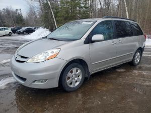 Toyota Sienna CE 3.5L 6 2009