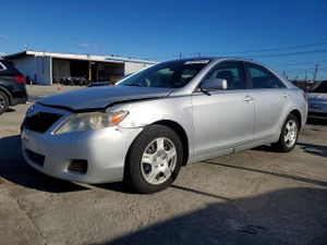 Toyota Camry BASE 2.5L 4 2011