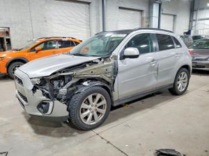 Mitsubishi Outlander SE 2.0L 4 2015