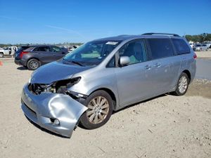 Toyota Sienna XLE 3.5L 6 2011