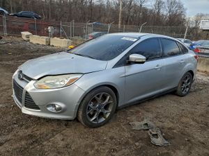 Ford Focus SE 2.0L 4 2013