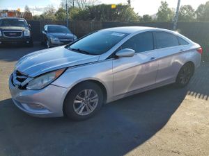 Hyundai Sonata GLS 2.4L 4 2013