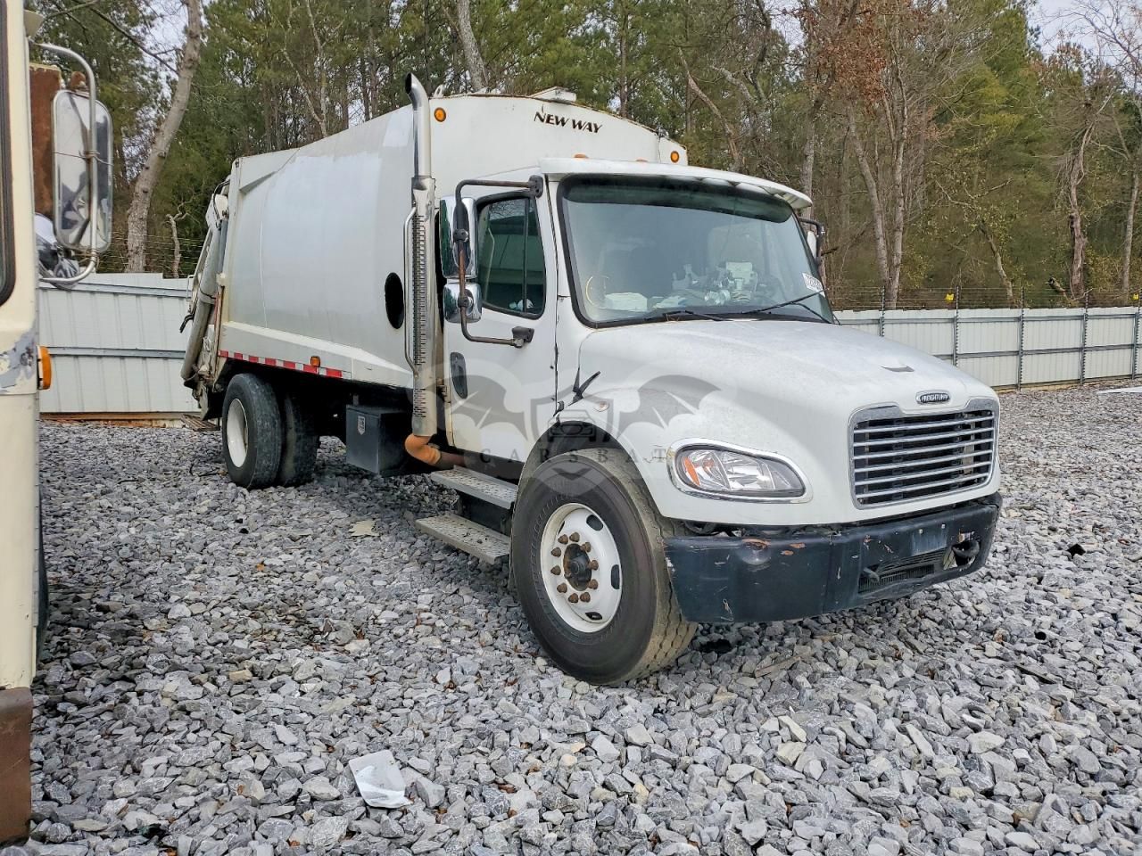 Freightliner Business Class M2 106 MEDIUM DUTY 6.7L 6 2010