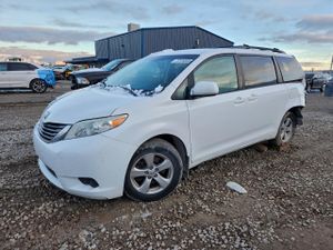 Toyota Sienna LE 3.5L 6 2013