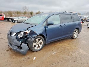 Toyota Sienna LE 3.5L 6 2011
