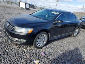 Volkswagen Passat SEL 2.0L 4 2013