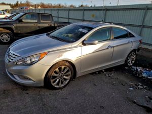 Hyundai Sonata SE 2.4L 4 2013