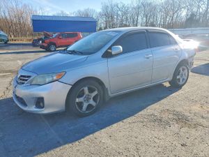 Toyota Corolla BASE 1.8L 4 2013