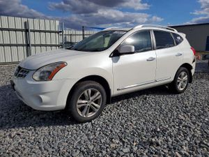 Nissan Rogue S 2.5L 4 2013