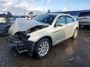 Chrysler 200 TOURING 2.4L 4 2014