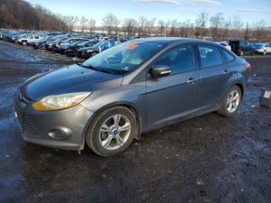 Ford Focus SE 2.0L 4 2014