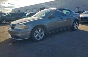 Dodge Avenger SE 2.4L 4 2013