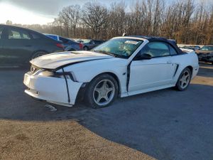 Ford Mustang GT 4.6L 8 2000