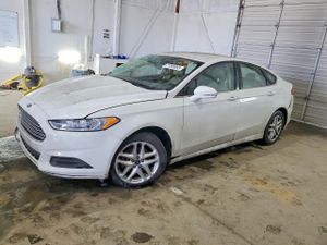 Ford Fusion SE 2.5L 4 2014
