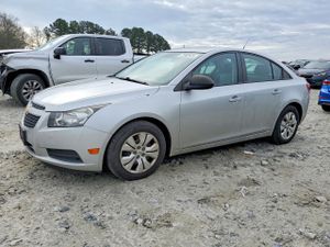 Chevrolet Cruze LS 1.8L 4 2013