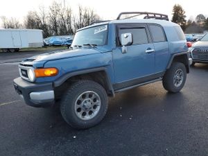 Toyota FJ Cruiser 4.0L 6 2011