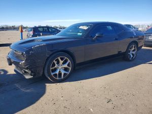 Dodge Challenger SXT PLUS 3.6L 6 2015