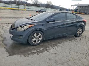 Hyundai Elantra GLS 1.8L 4 2013