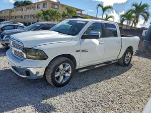 RAM 1500 SLT 5.7L 8 2014