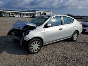 Nissan Versa S 1.6L 4 2012