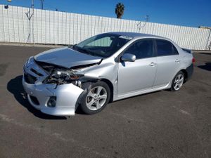 Toyota Corolla BASE 1.8L 4 2013
