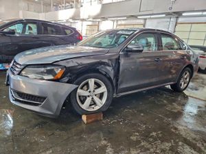 Volkswagen Passat SE 2.5L 5 2013