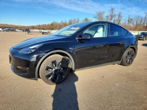 Tesla Model Y 2025