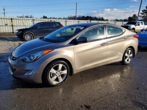 Hyundai Elantra GLS 1.8L 4 2013